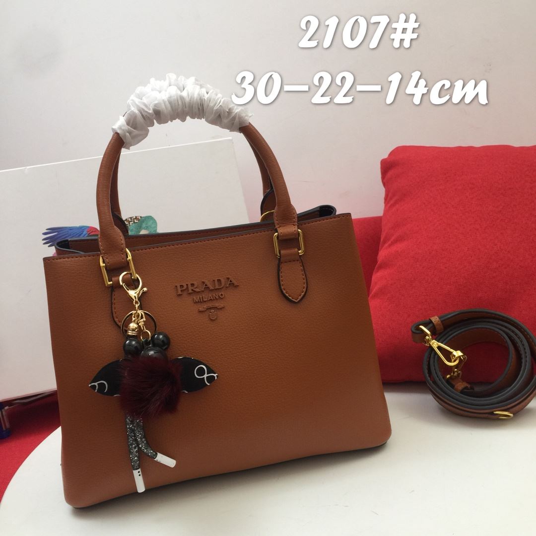 Pra*a shopping bags